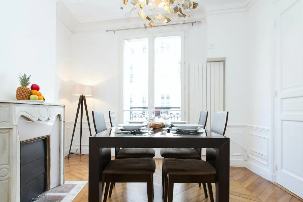 Rue Saint Honore - Louvre City Apartment Paris