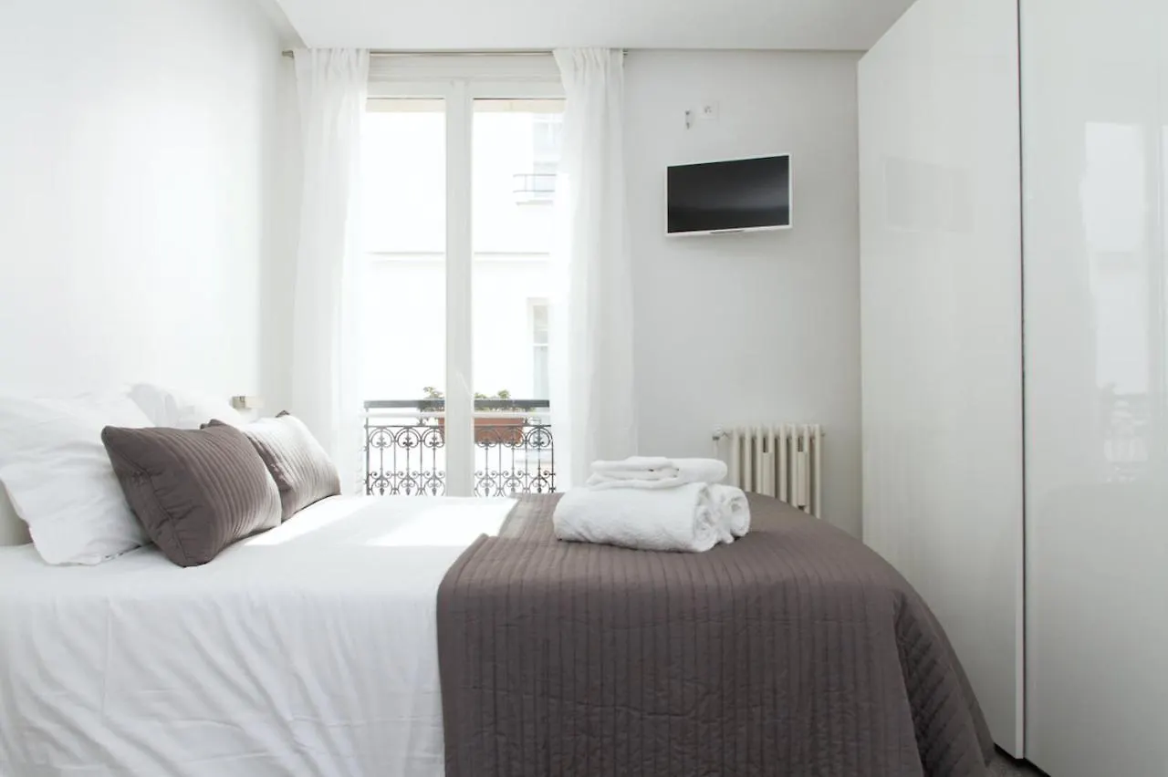 Rue Saint Honore - Louvre City Apartment Paris 0*,  France